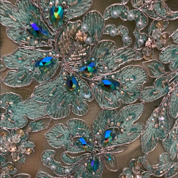 Tony Bowls Evening Gown - Picture 4 of 6